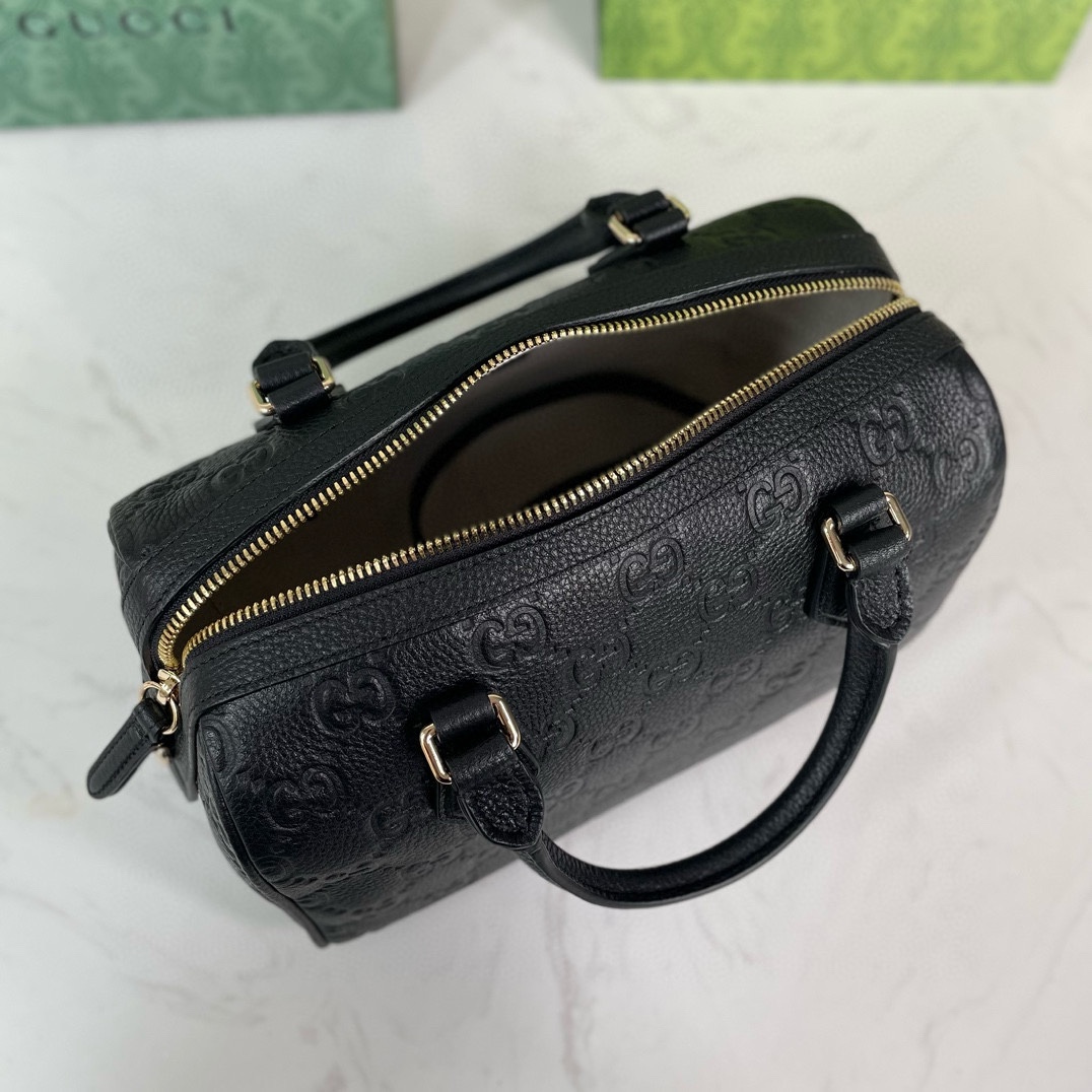 Gucci GG Emblem series small handbags Black